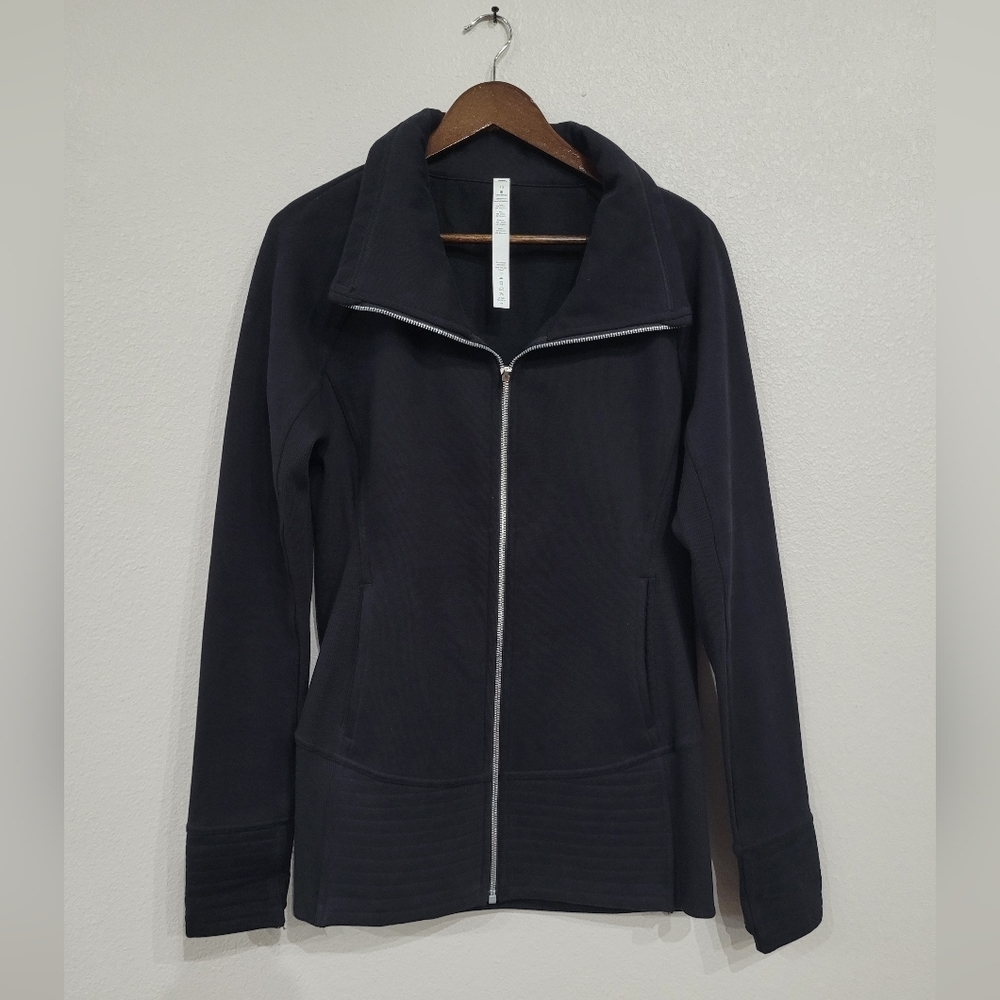 Lululemon Jacket, Size 10, Like New Condition, Black Color - Picture 4 of 10